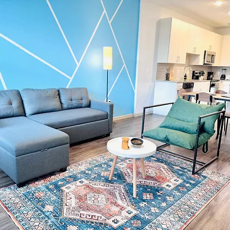 Entire Apartment, King Bed, Pets Allowed, 15 Min To Parks, Resort-Style Amenities